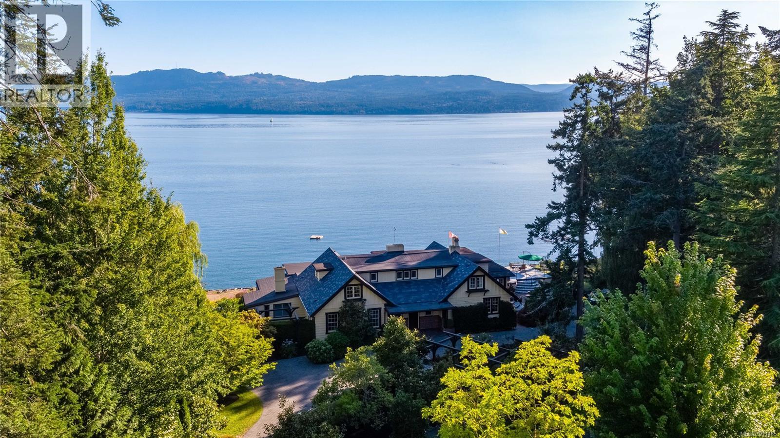 605 Towner Park Rd, North Saanich, BC V8L 5L7
