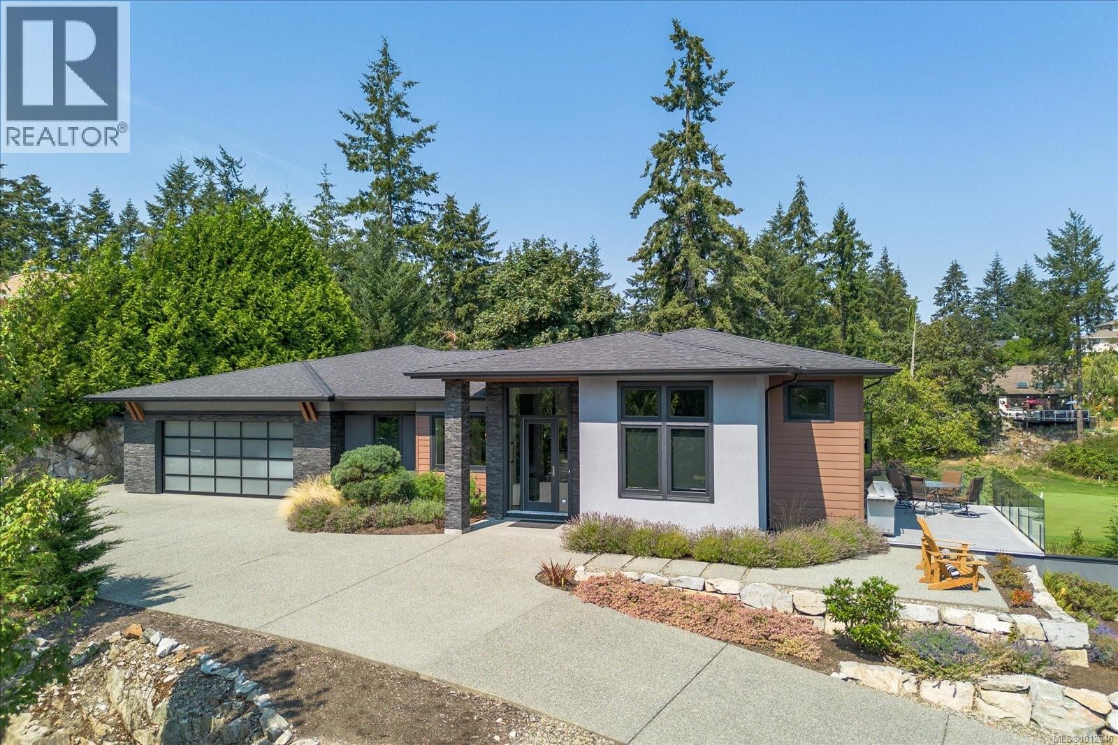 2441 Andover Rd, Nanoose Bay, BC V9P 9G9