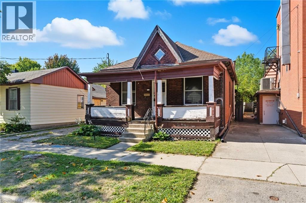 150 Pearl St, Brantford, ON N3T 3P4
