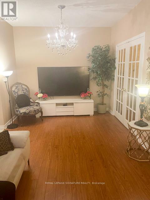 224 25 Kingsbridge Garden Cir SE, Mississauga, ON L5R 4B1