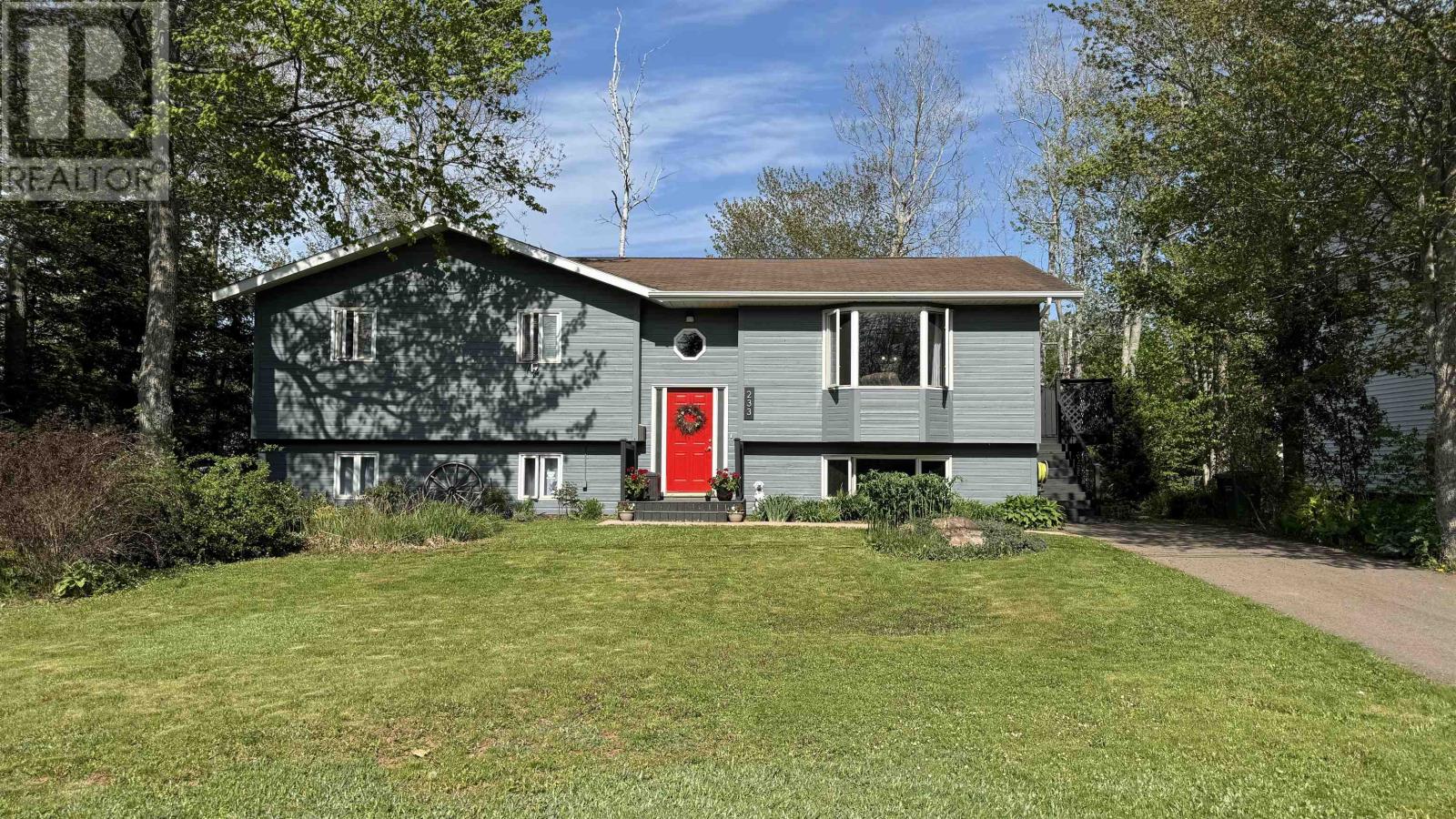 Summerside, PE homes with backyards for sale Houseful