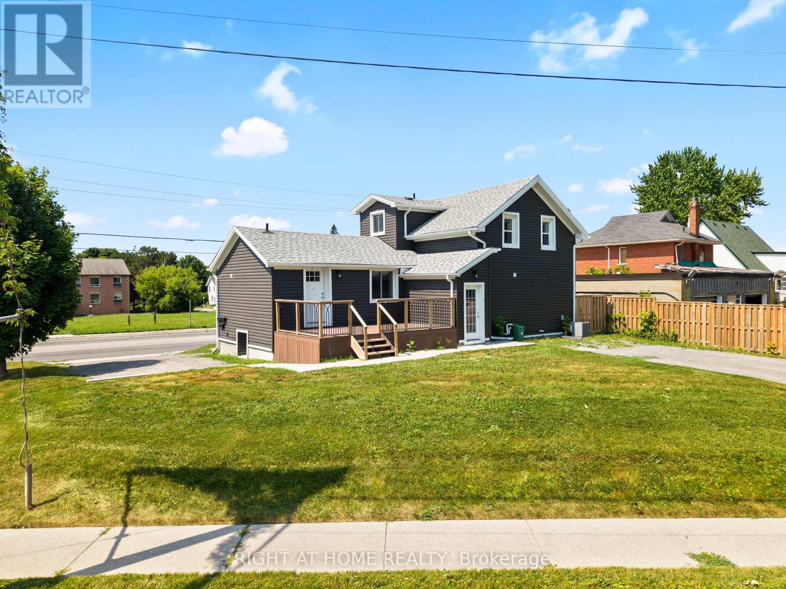 865 Simcoe St S, Oshawa, ON L1H 4K8