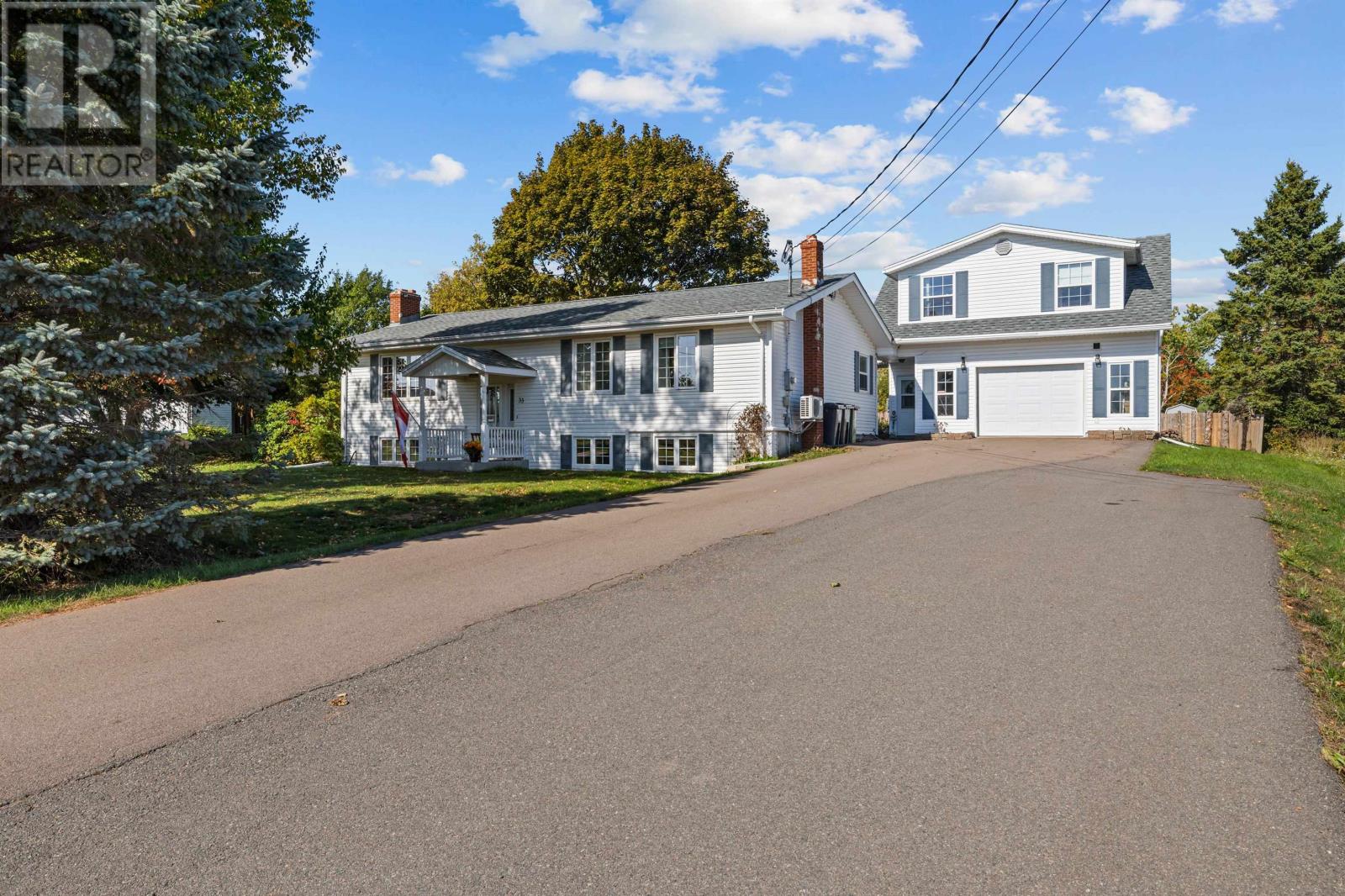 33 Marianne Dr, Cornwall, PE C0A 1H8