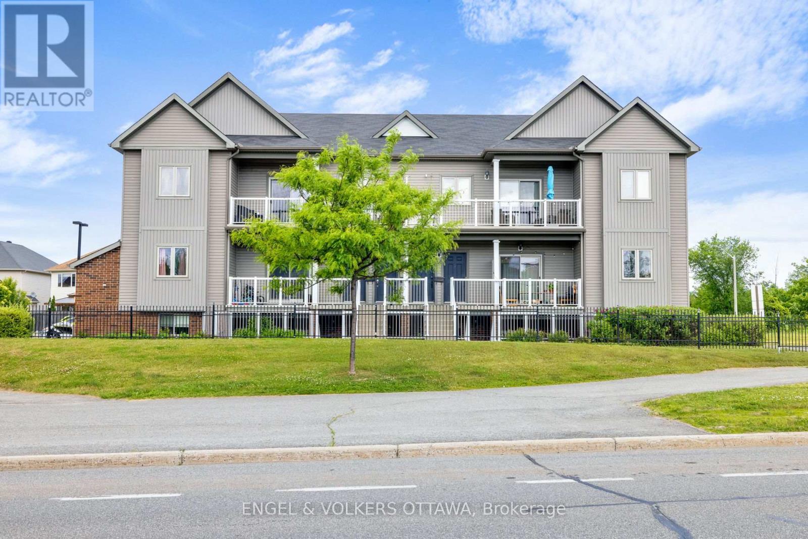 4 44 Sternes Private, Ottawa, ON K4A 0X8
