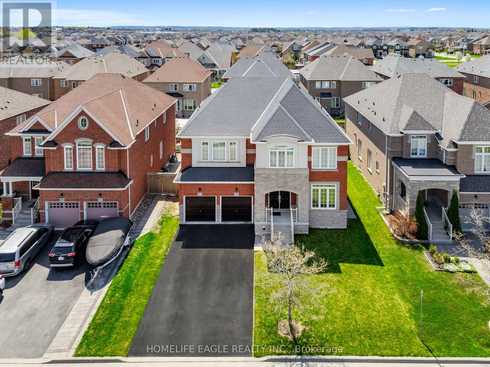 27 Scarlet Way, Bradford West Gwillimbury, ON L3Z 2A5