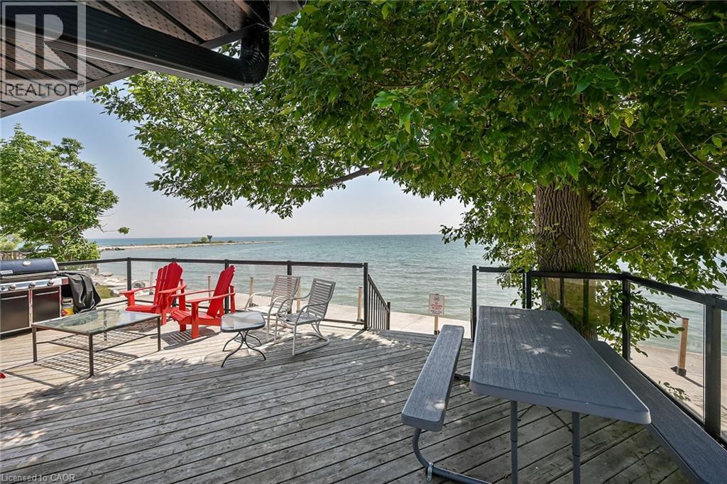61 Horseshoe Bay Rd, Dunnville, ON N1A 2W8