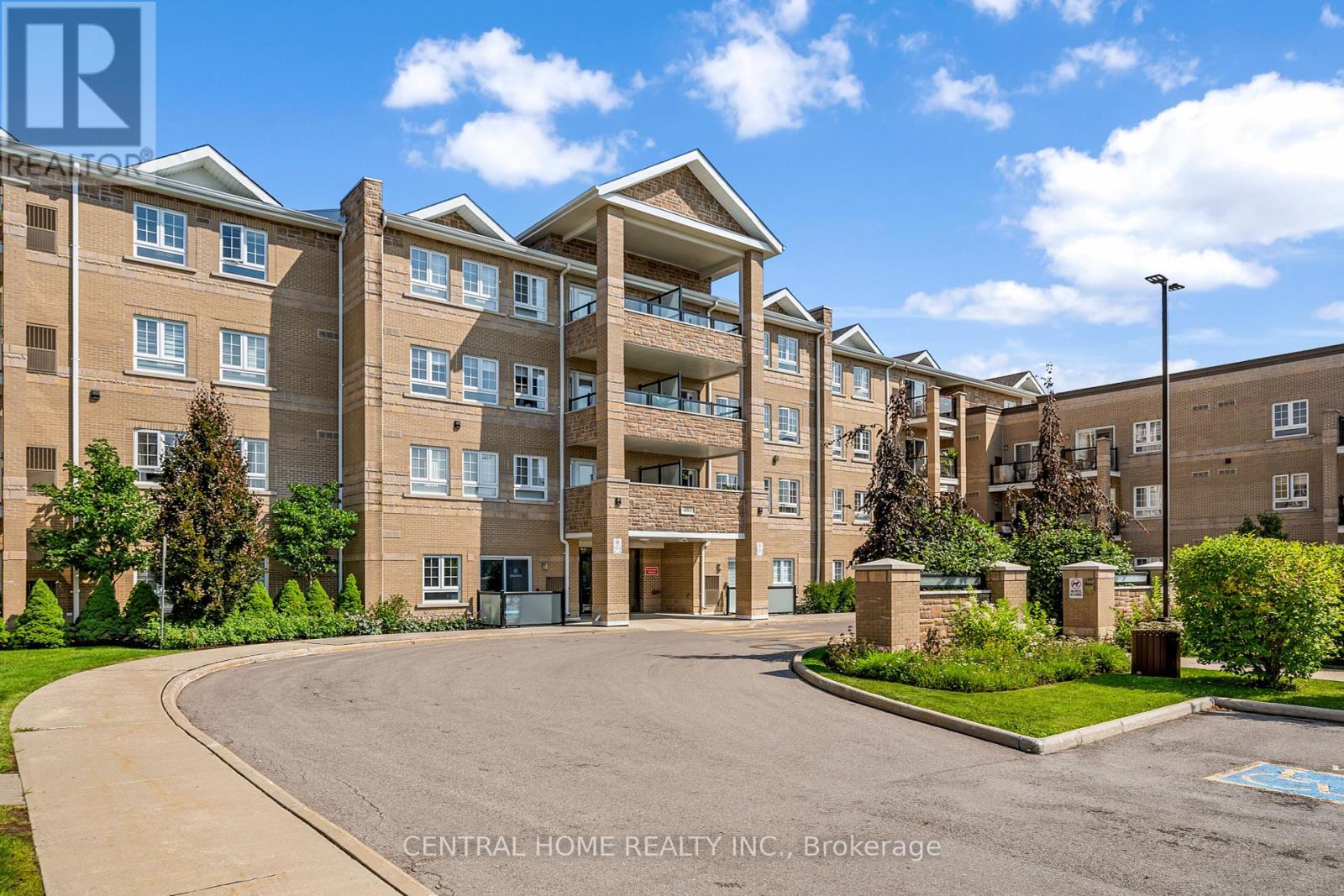 224 481 Rupert Ave, Whitchurch-Stouffville, ON L4A 1Y7