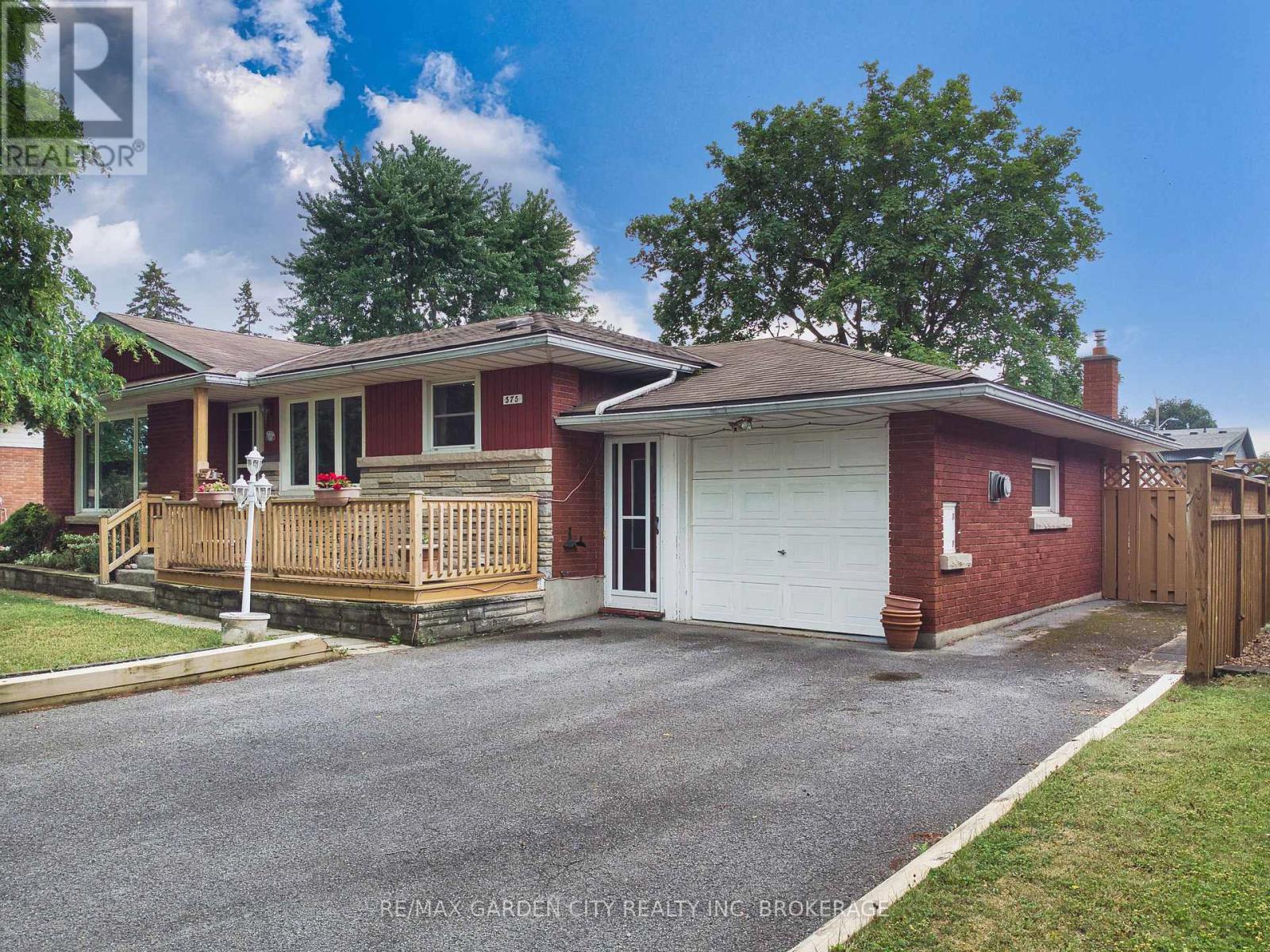 575 Vine St, St. Catharines, ON L2M 3V2