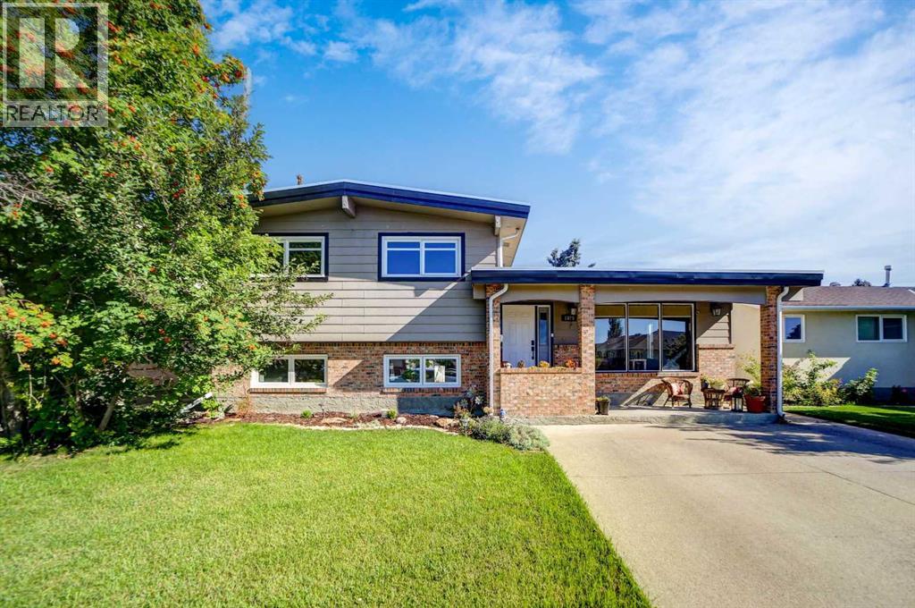 1059 Lakemount Blvd S, Lethbridge, AB T1K 3S6