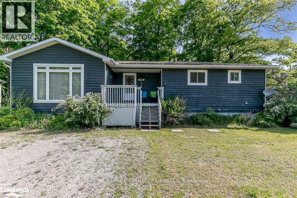 2 Ojibway Ct, Tiny, ON L9M 0B5