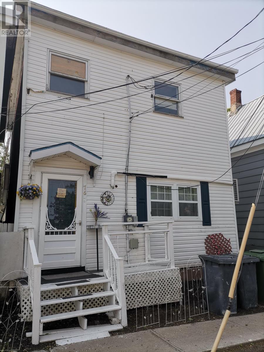 76 Douglas St, Charlottetown, PE C1A 2J2