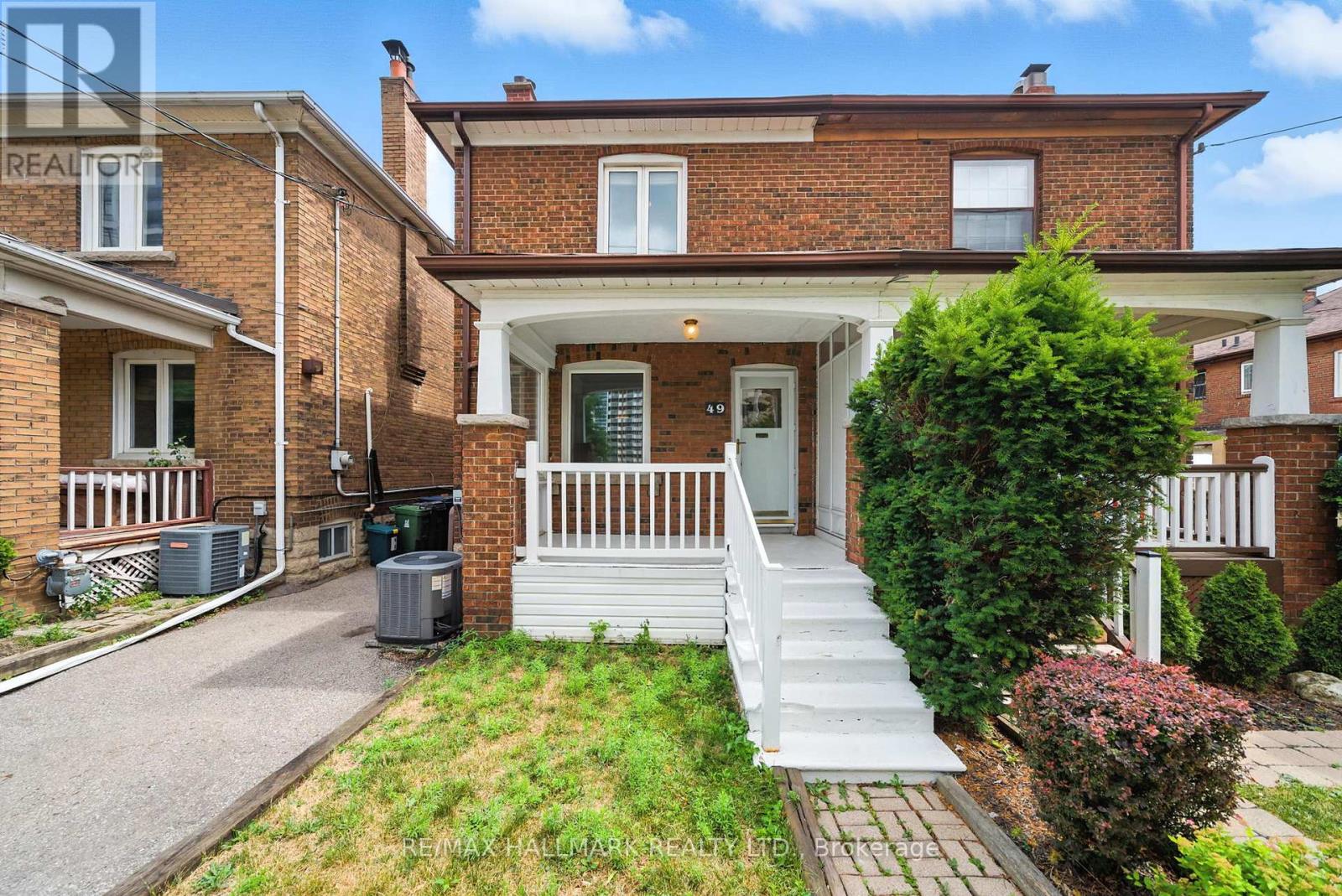 49 Rawlinson Ave, Toronto, ON M4P 2N1