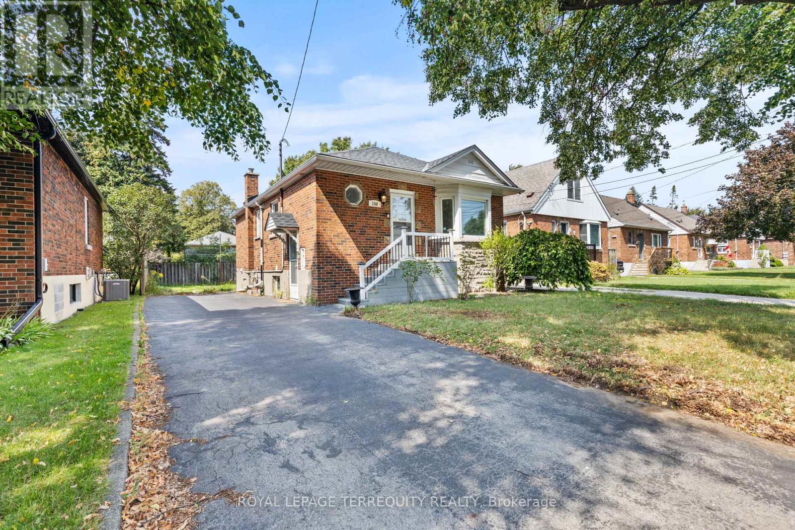 160 E 34th St, Hamilton, ON L8V 3W6