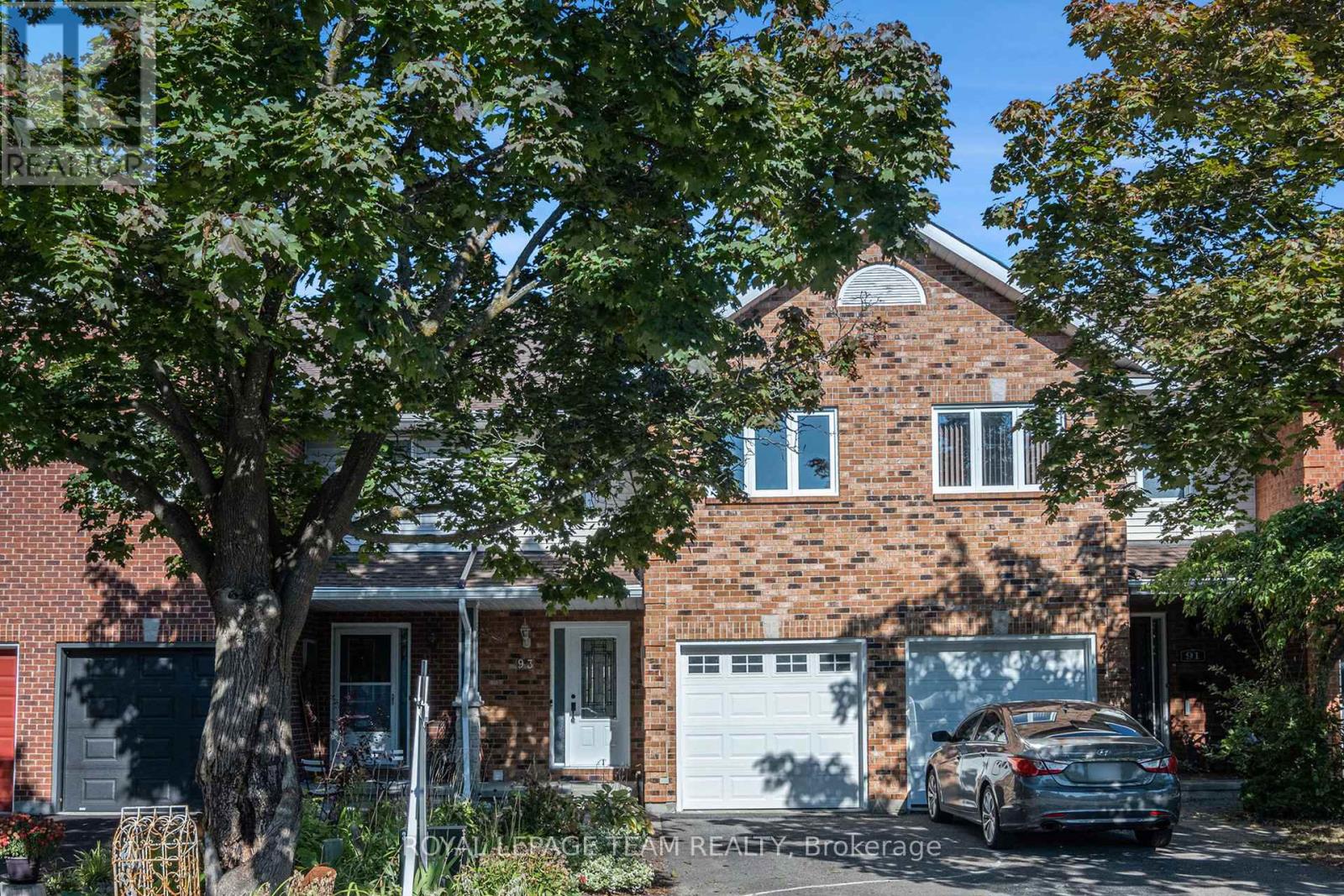 93 Royal Oak Ct, Ottawa, ON K1T 3N9