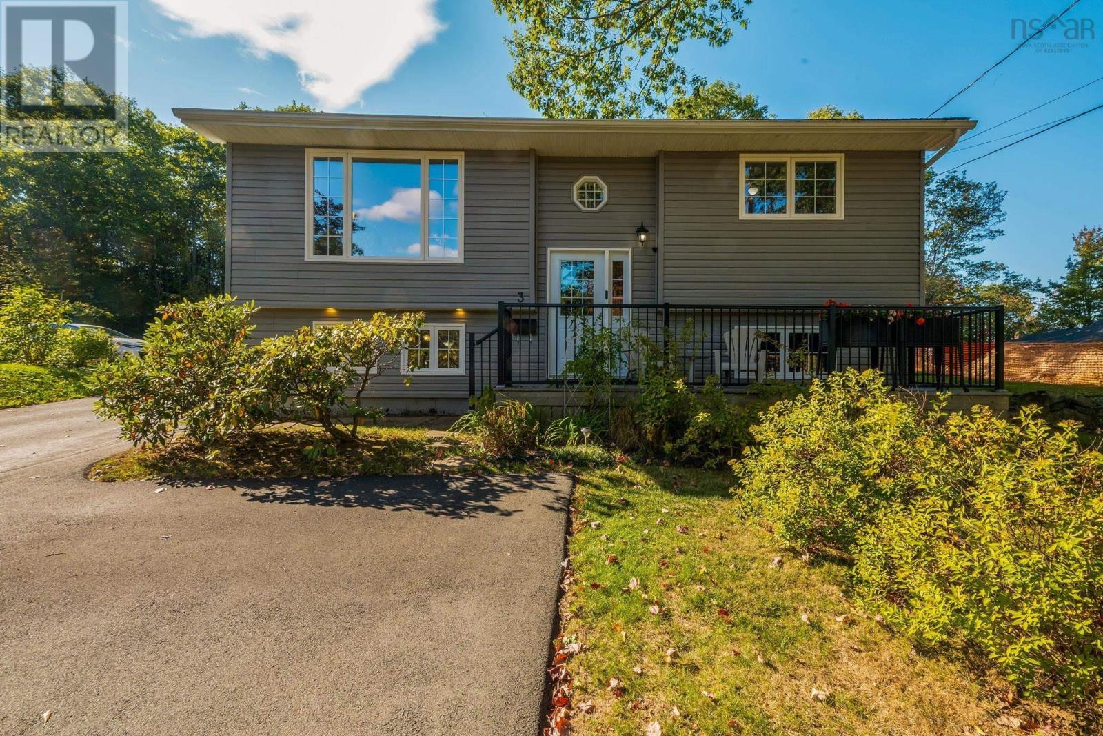3 Dartmoor Cres, Bedford, NS B4A 2K4