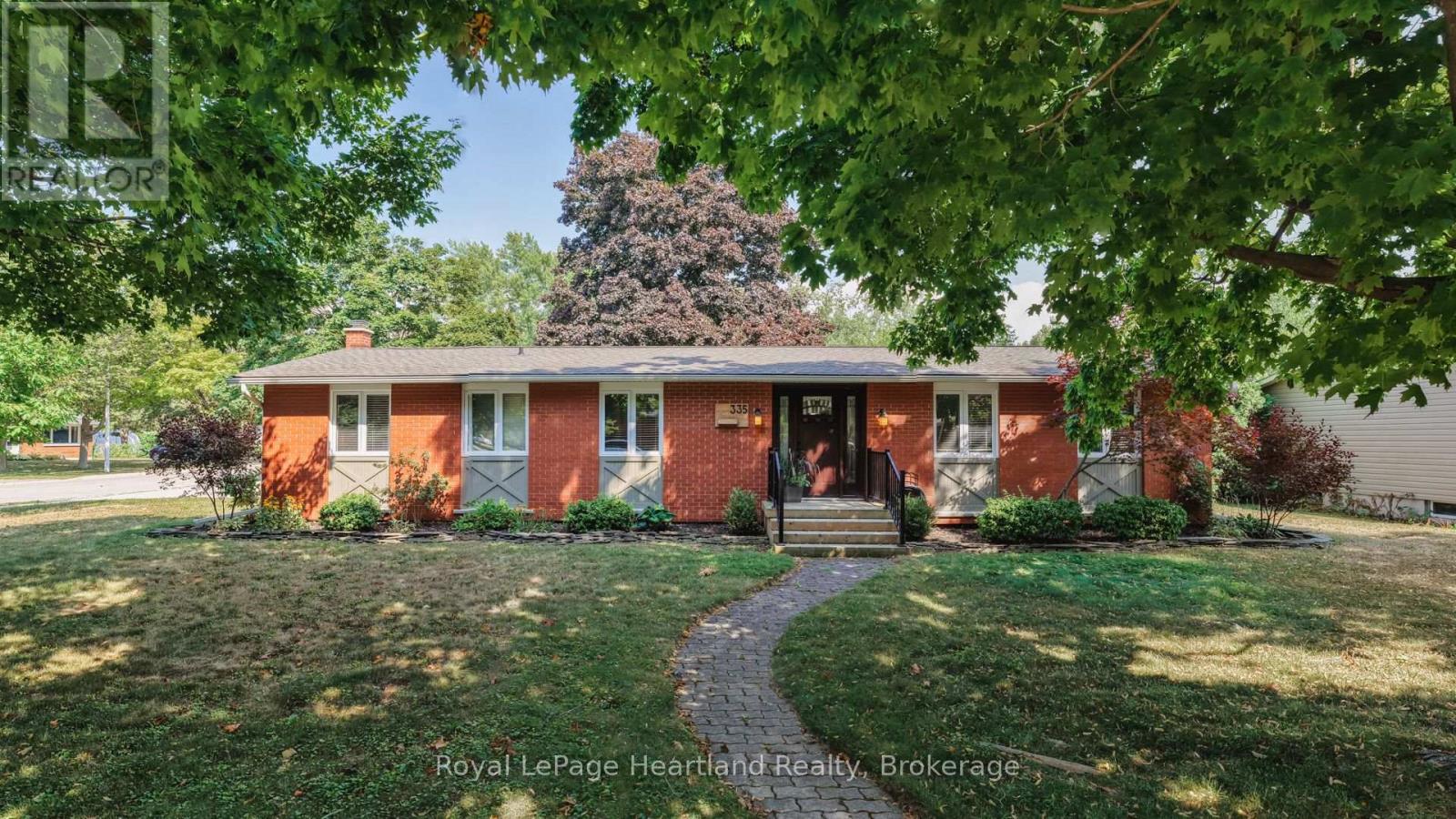 335 Oak St, Goderich, ON N7A 3R6
