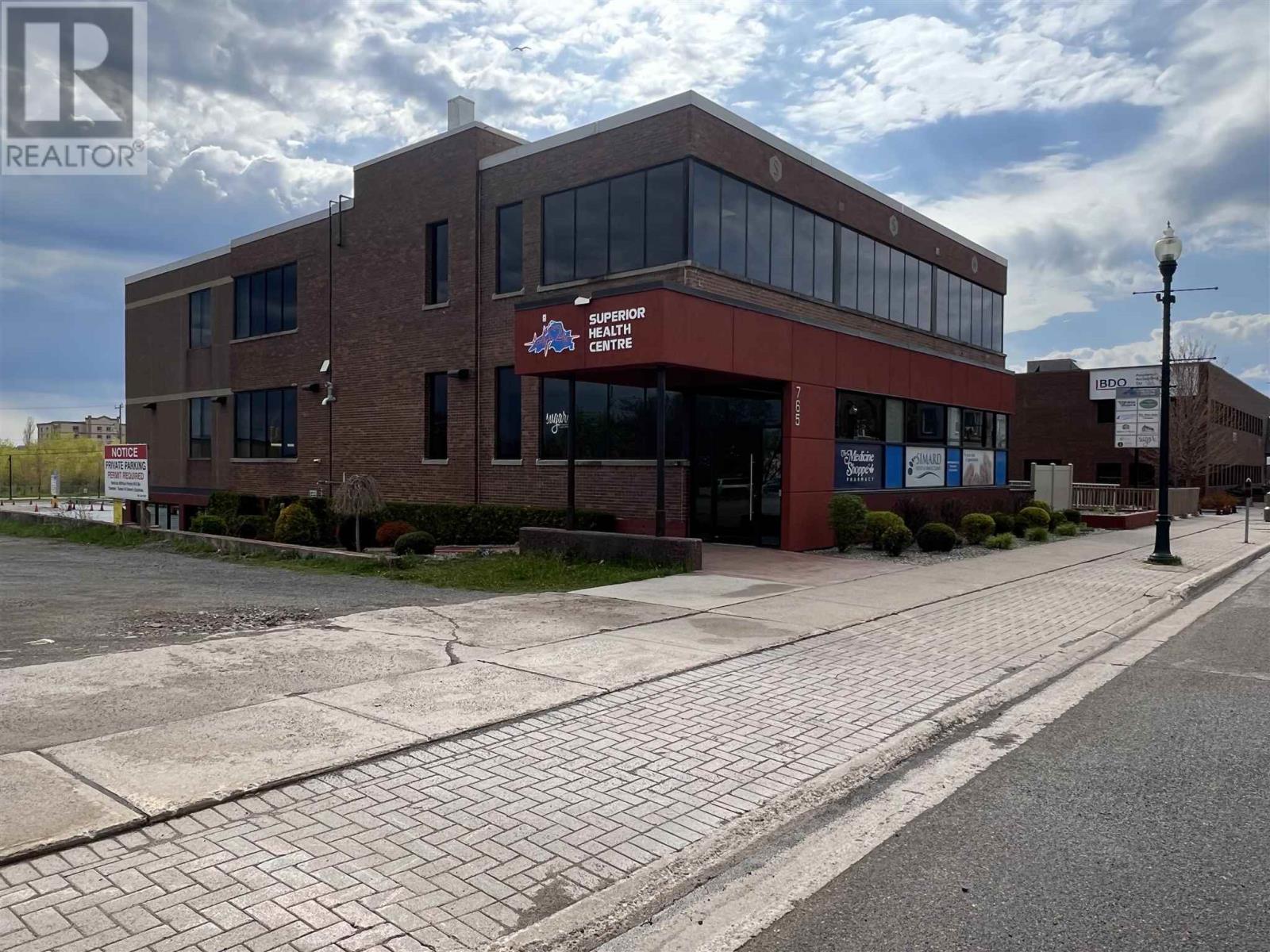 765 Queen St, Sault Ste. Marie, ON P6A 2A8