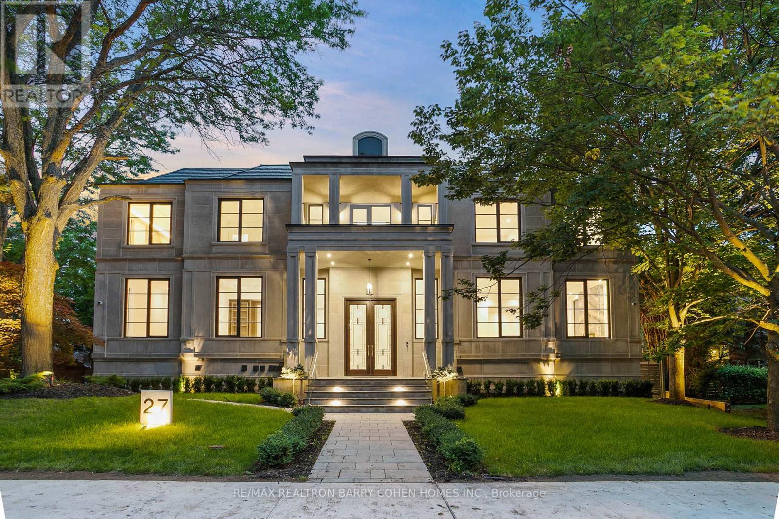 27 Penwood Cres, Toronto, ON M3B 2B9