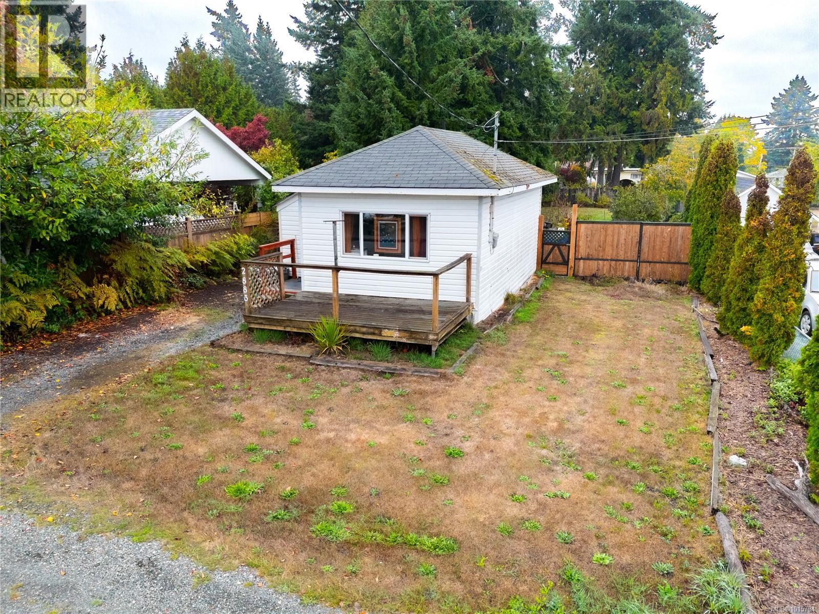 2883 Rose St, North Cowichan, BC V0R 1K3