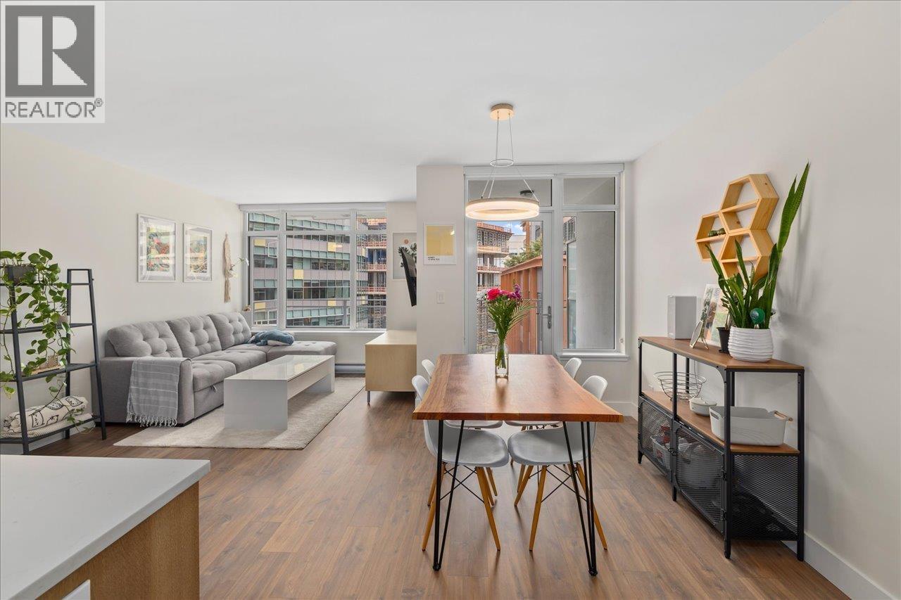 258 Nelsons Court Unit 607, New Westminster, BC V3L 0J9