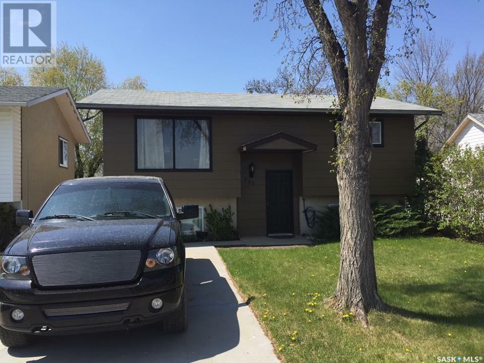 581 3rd Street West, Shaunavon, SK S0N 2M0