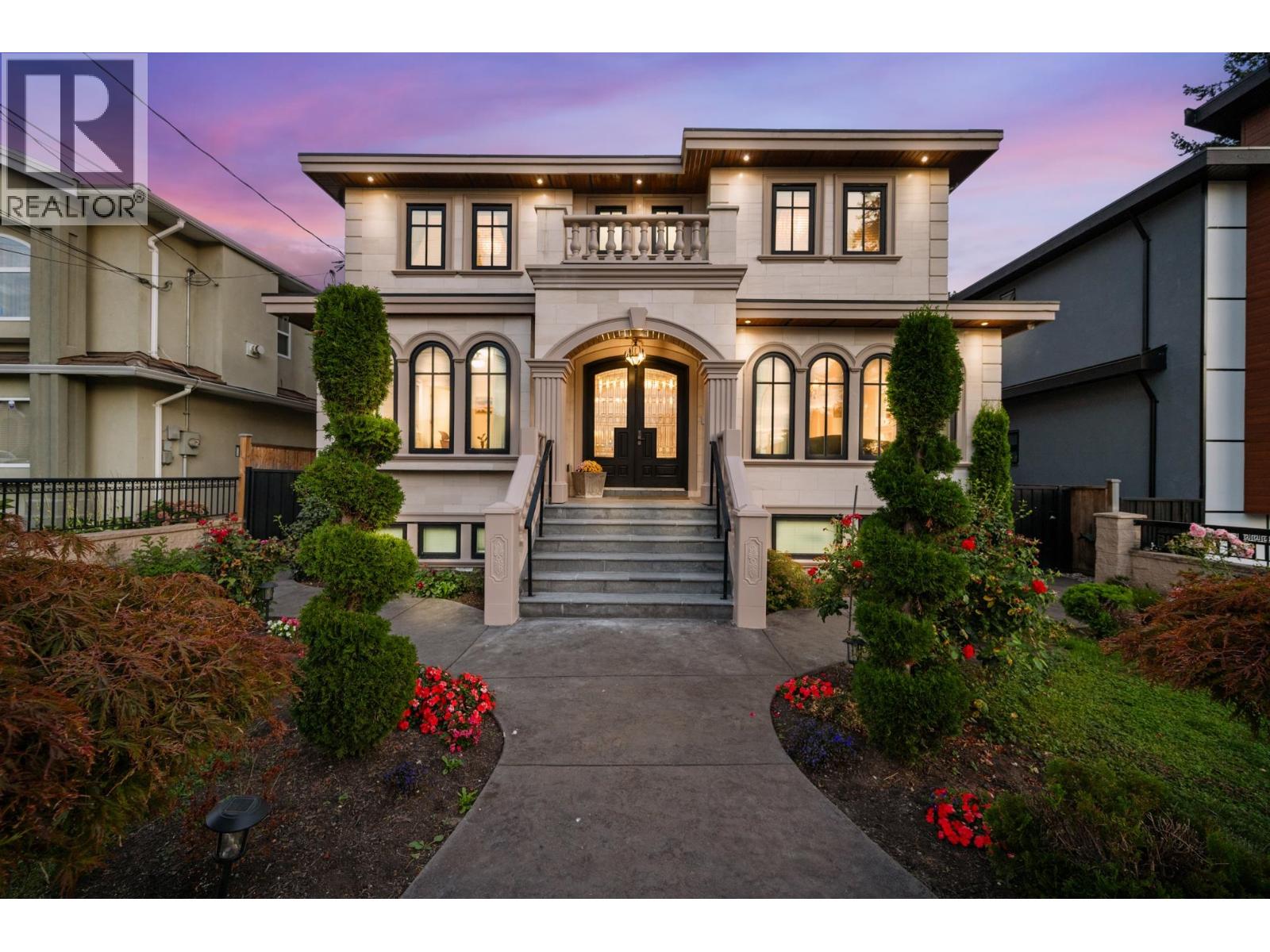 8416 13th Avenue, Burnaby, BC V3N 2G9