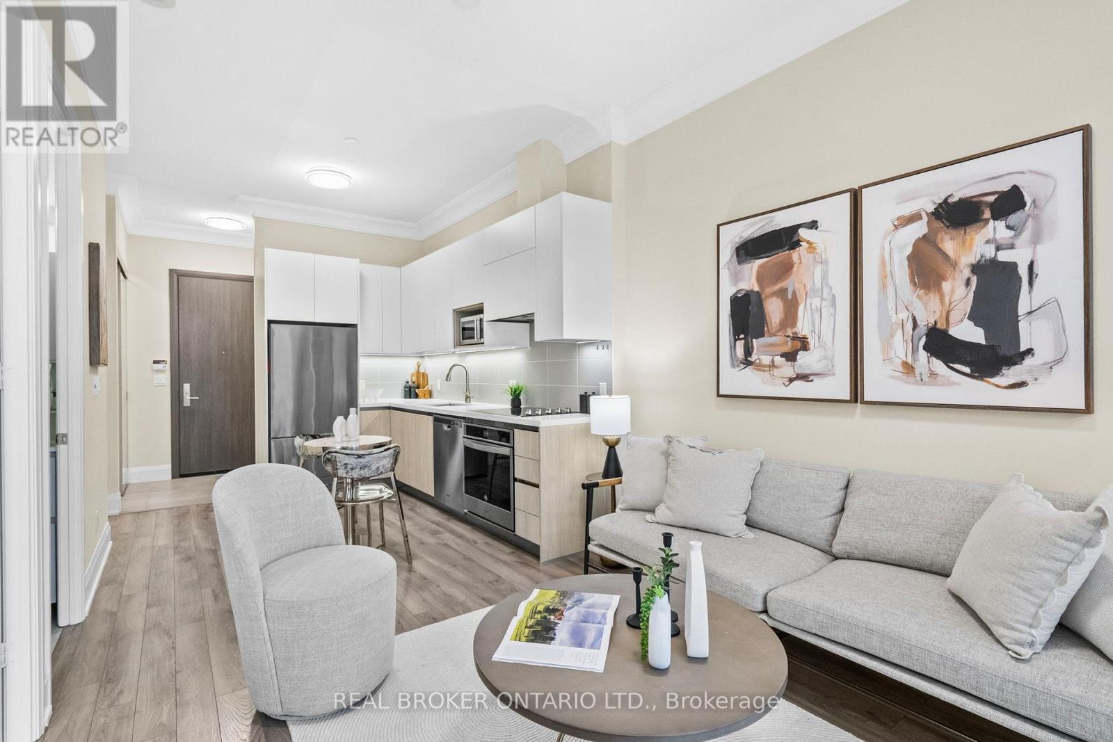 110 15 Water Walk Dr, Markham, ON L6G 0G2