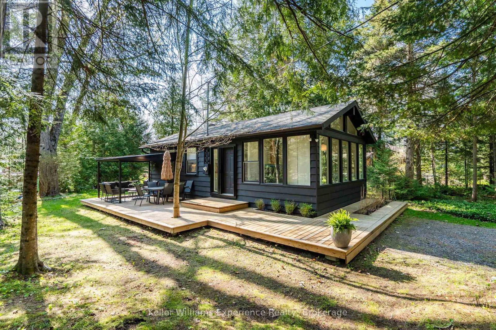 1 Sundown Rd, Tiny, ON L0L 2J0
