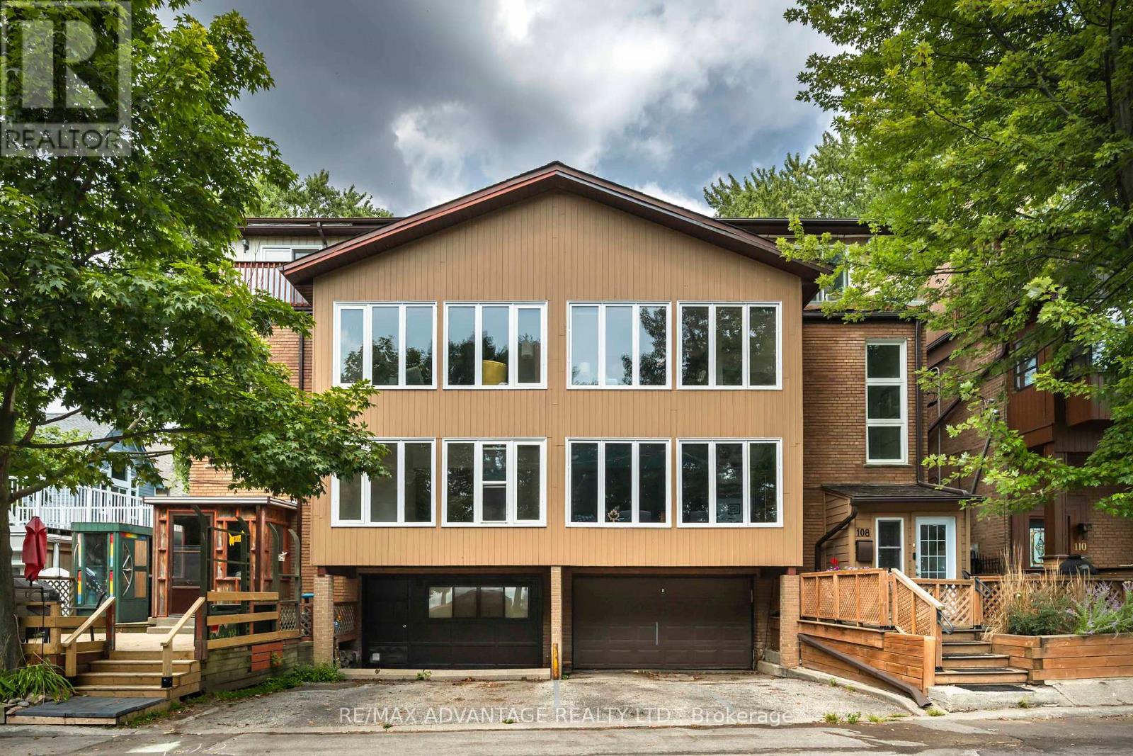 106 Hubbard Blvd, Toronto, ON M4E 1A6