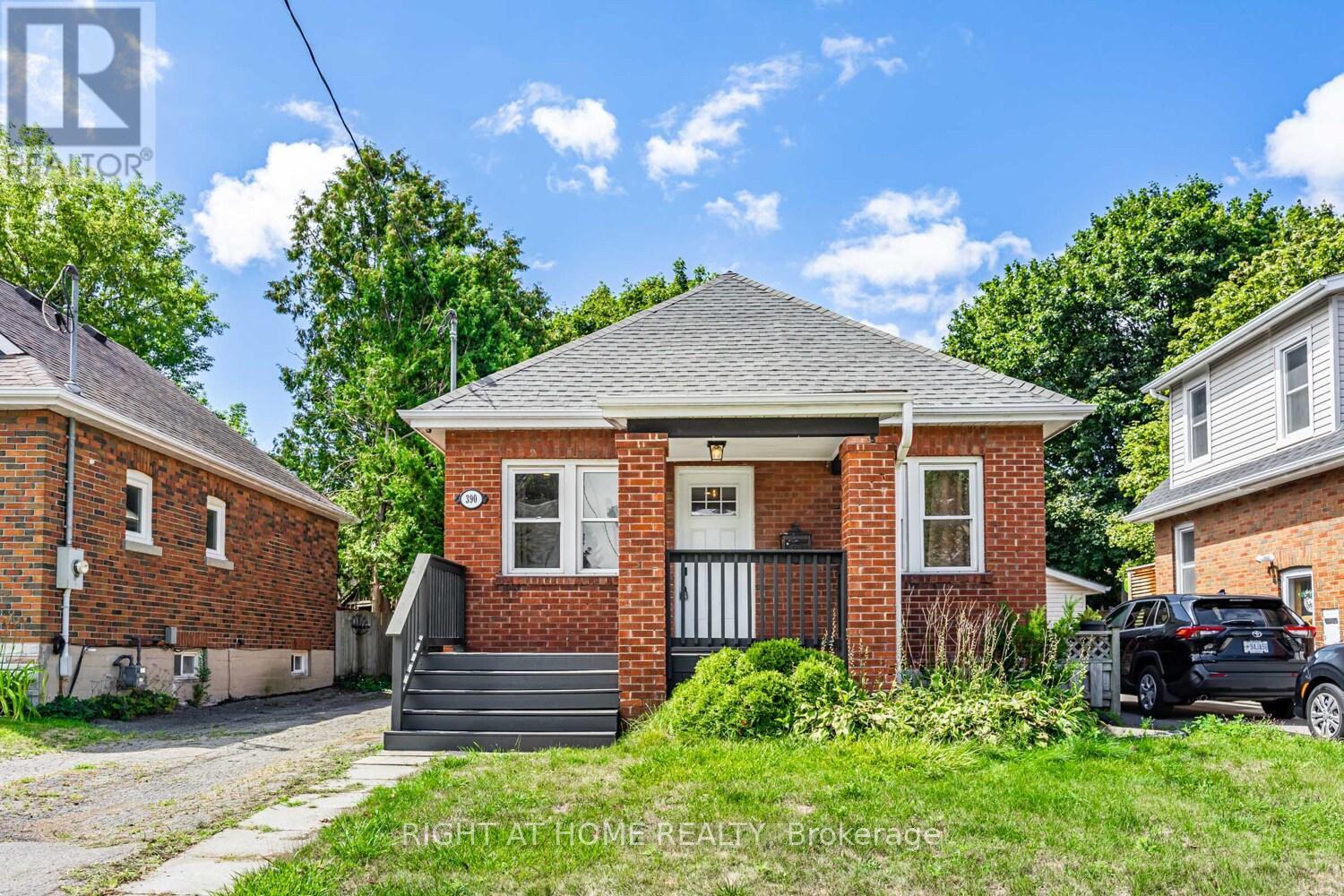 390 Jarvis St, Oshawa, ON L1G 5L2