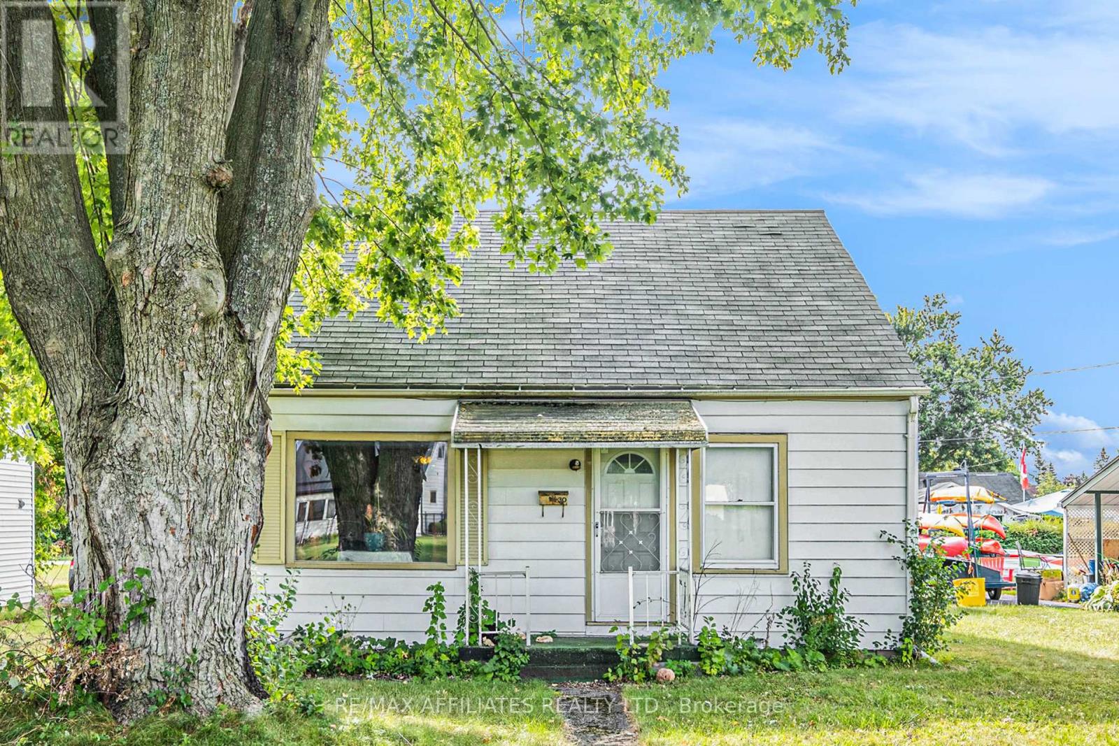 30 Roosevelt Dr, Smiths Falls, ON K7A 3J8