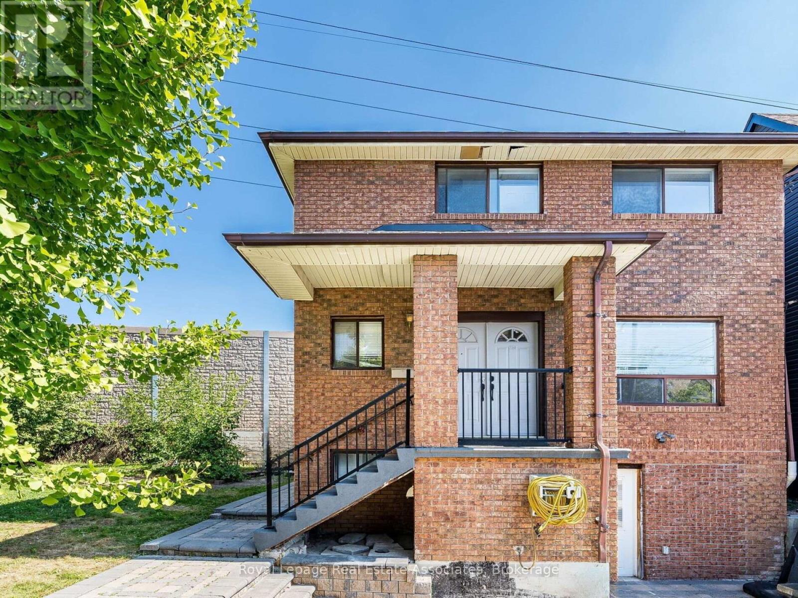 261 Prescott Ave, Toronto, ON M6N 3G9