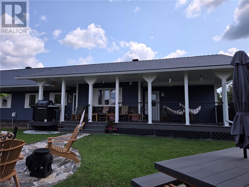 17 Lapansee, St.-Charles, ON P0M 2W0