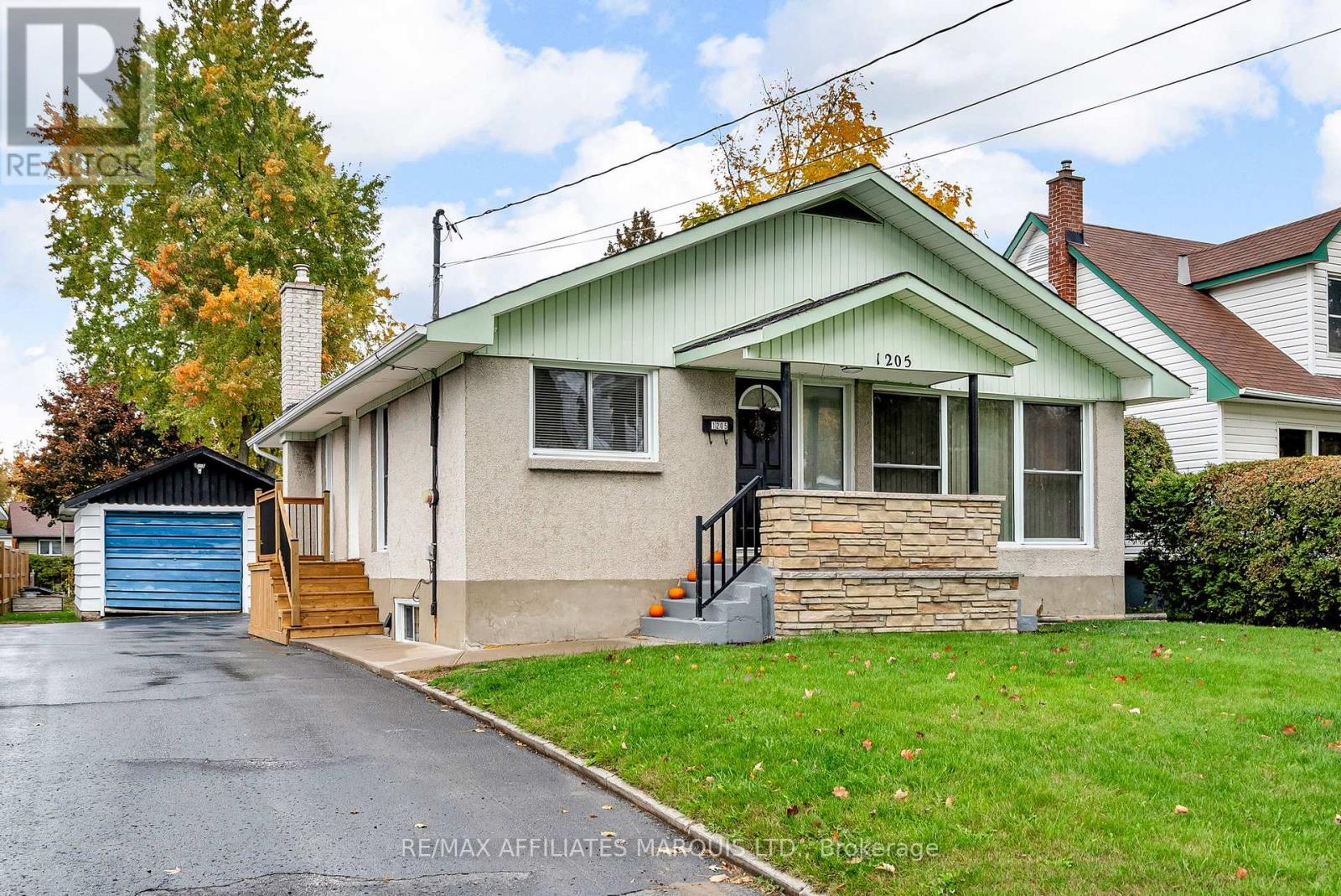 1205 Osborne Ave, Cornwall, ON K6J 1L2