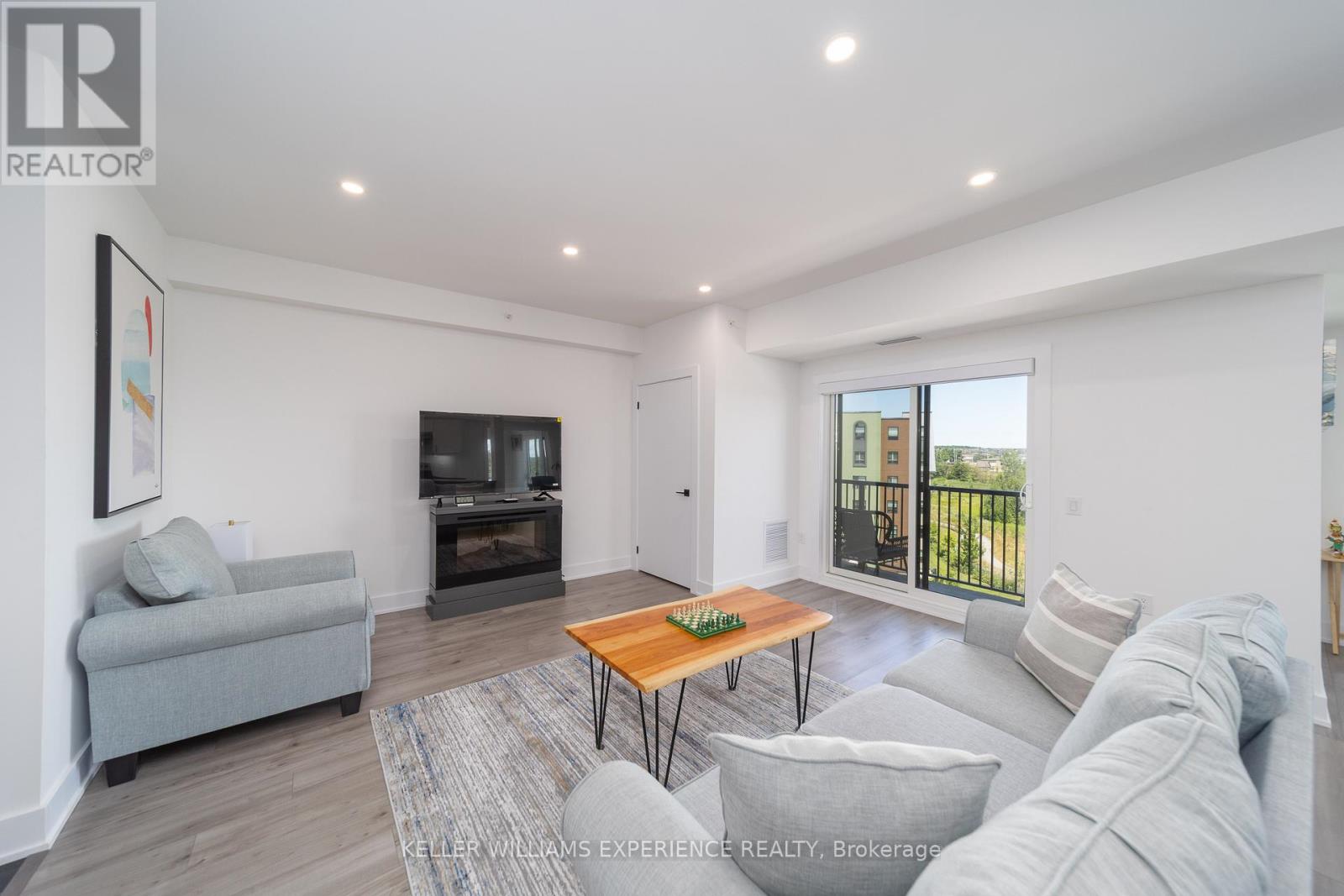 401 8 Culinary Ln, Barrie, ON L9J 0C2