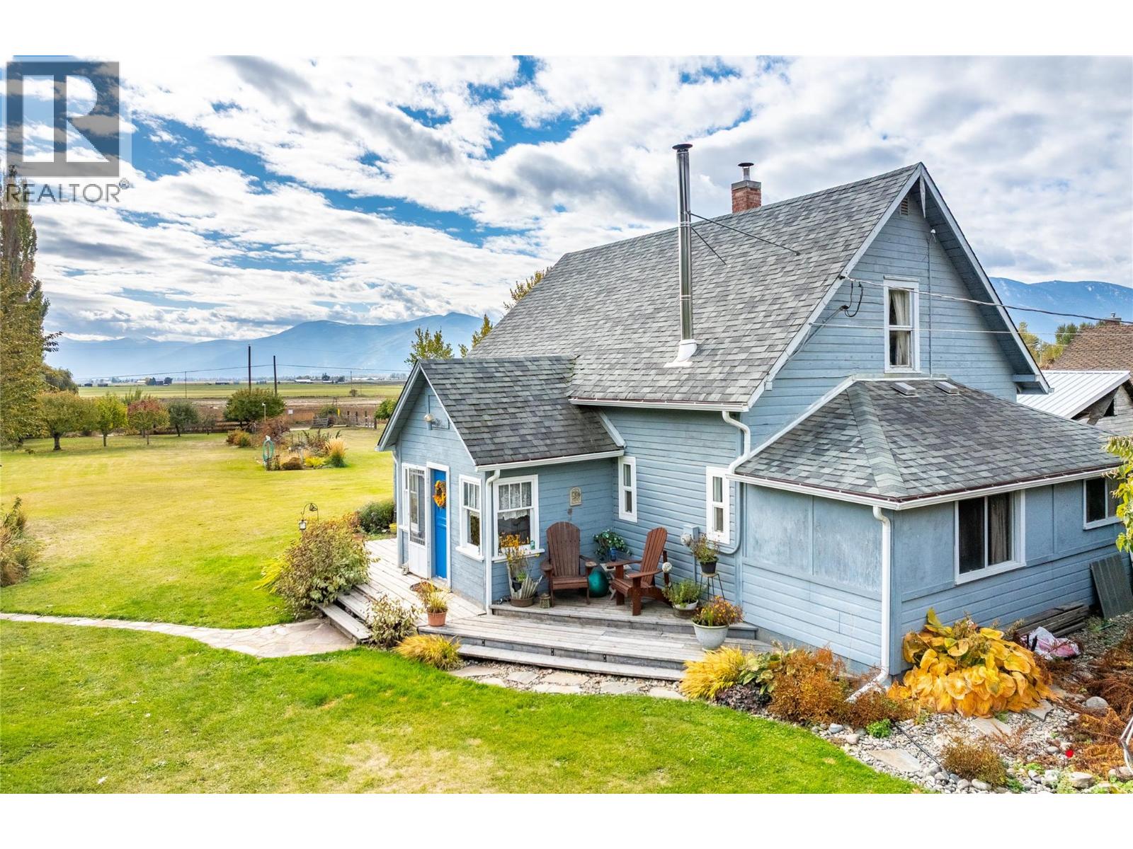 1015 Winlaw Rd, Creston, BC V0B 2N1