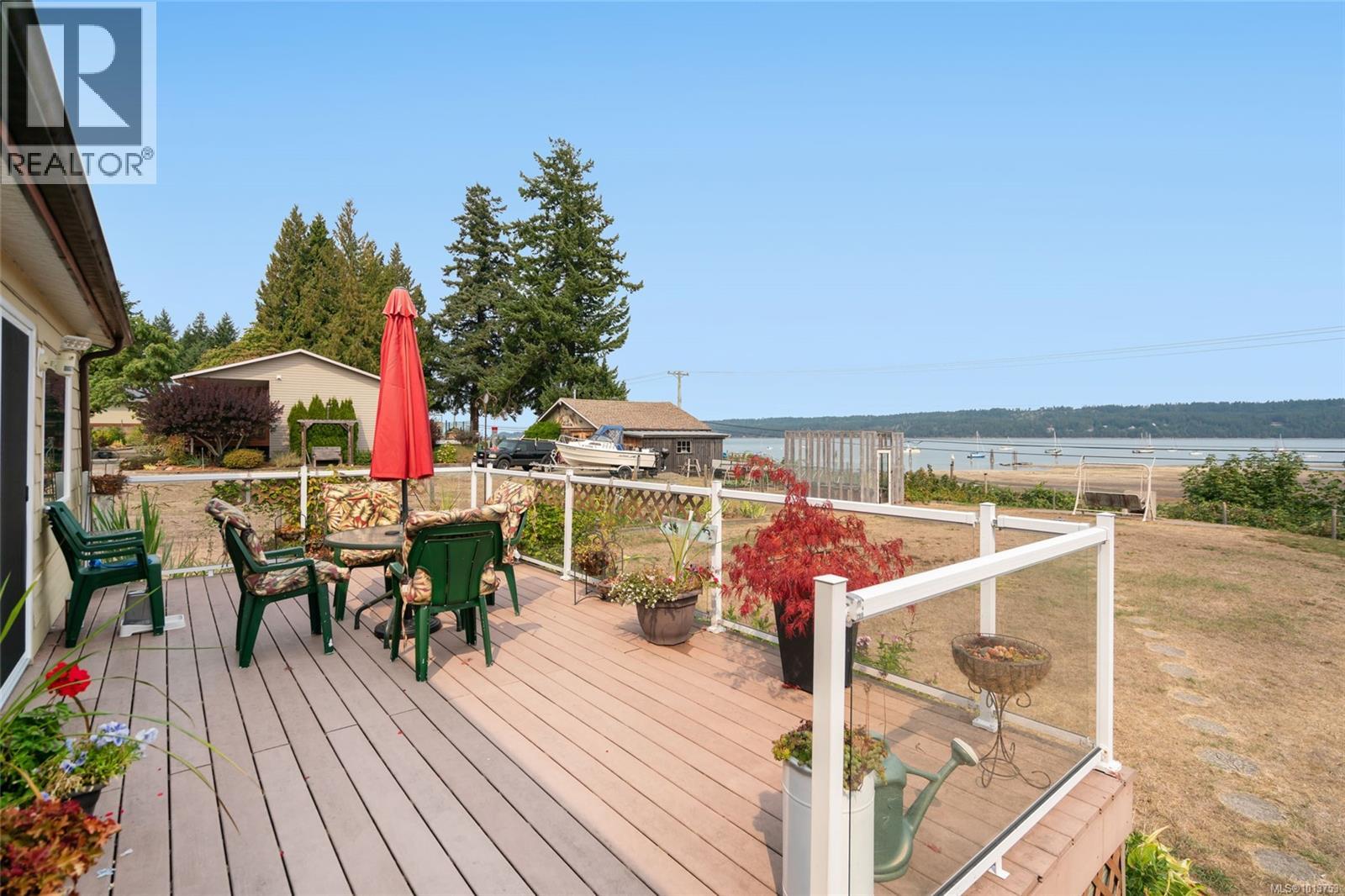 7442 Yake Rd, Fanny Bay, BC V0R 1W0