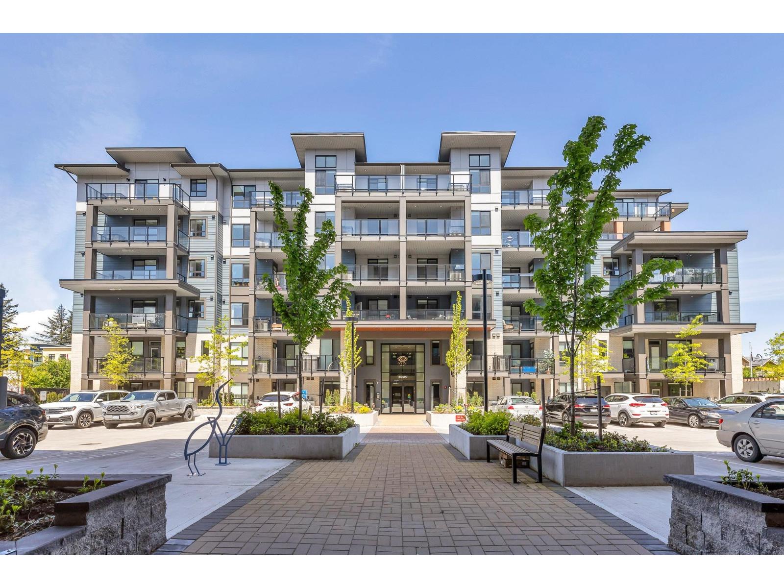 45497 Campus Drivegarrison Crossing Unit 310, Chilliwack, BC V2R 6L8