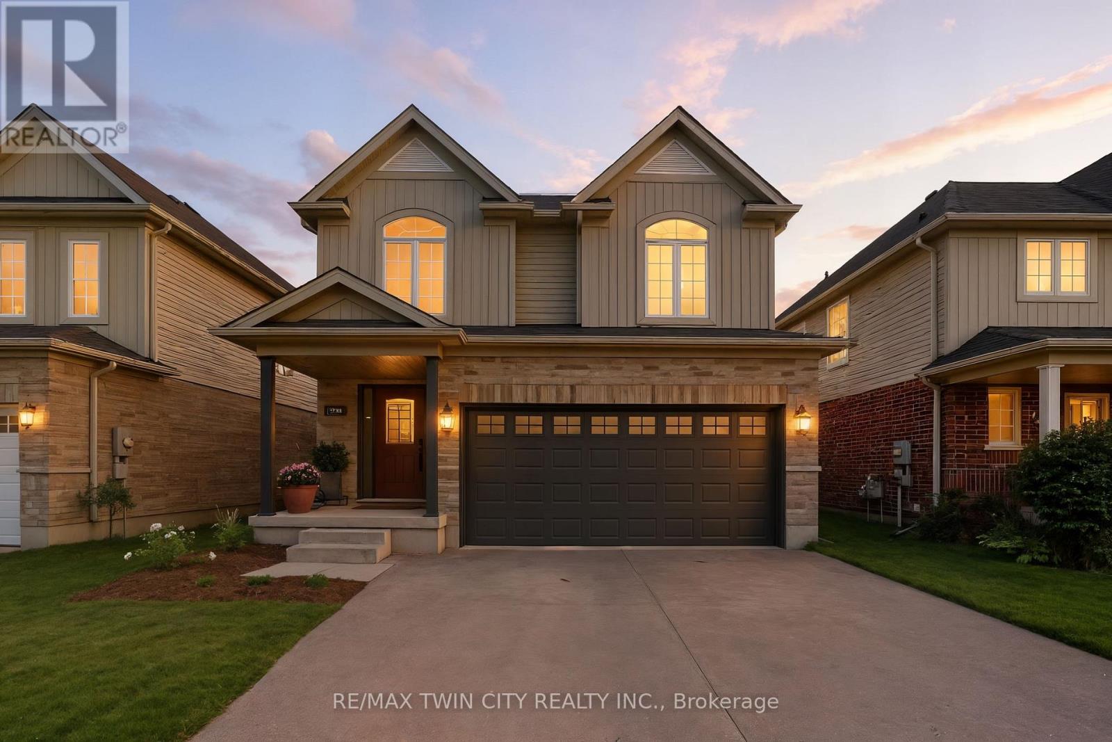 266 Vincent Dr, North Dumfries, ON N0B 1E0