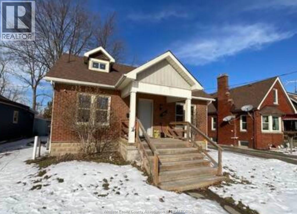 255 Park Ave W, Chatham, ON N7M 1W3