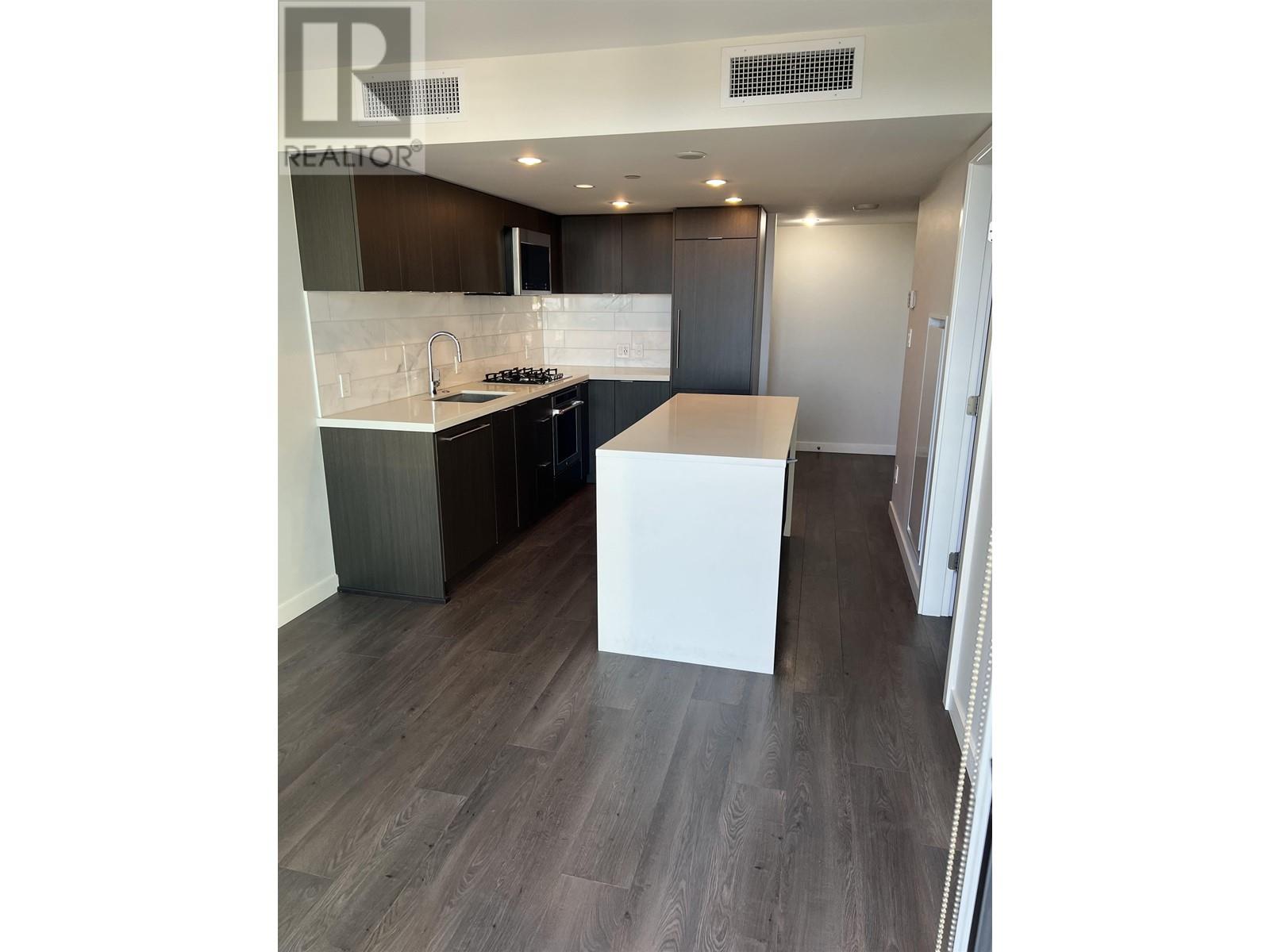 8238 Lord Street Unit 601, Vancouver, BC V6P 0G7