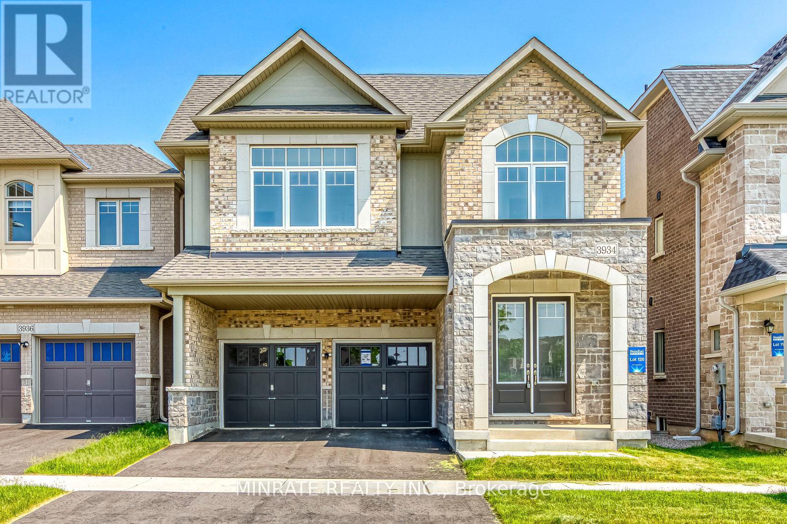 3934 Leonardo St, Burlington, ON L7M 0Z8