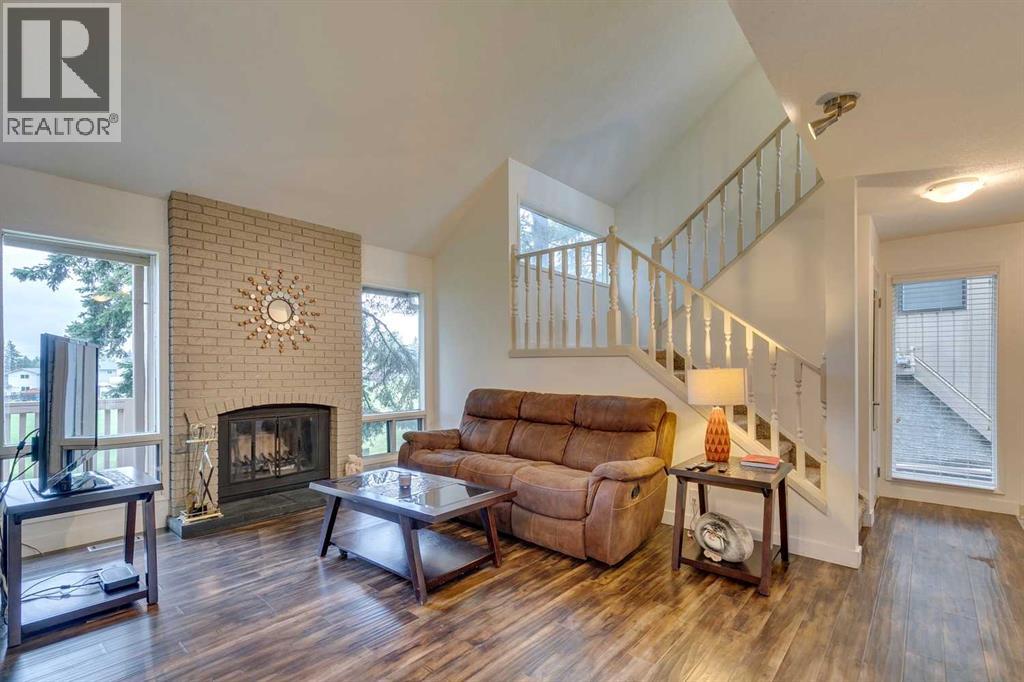 70 Beacham Way Nw Unit 66, Calgary, AB T3K 1R8