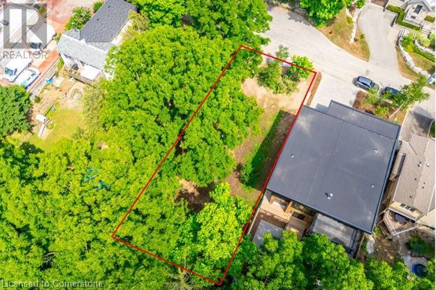 98 Alma St, Hamilton, ON L9H 2E4