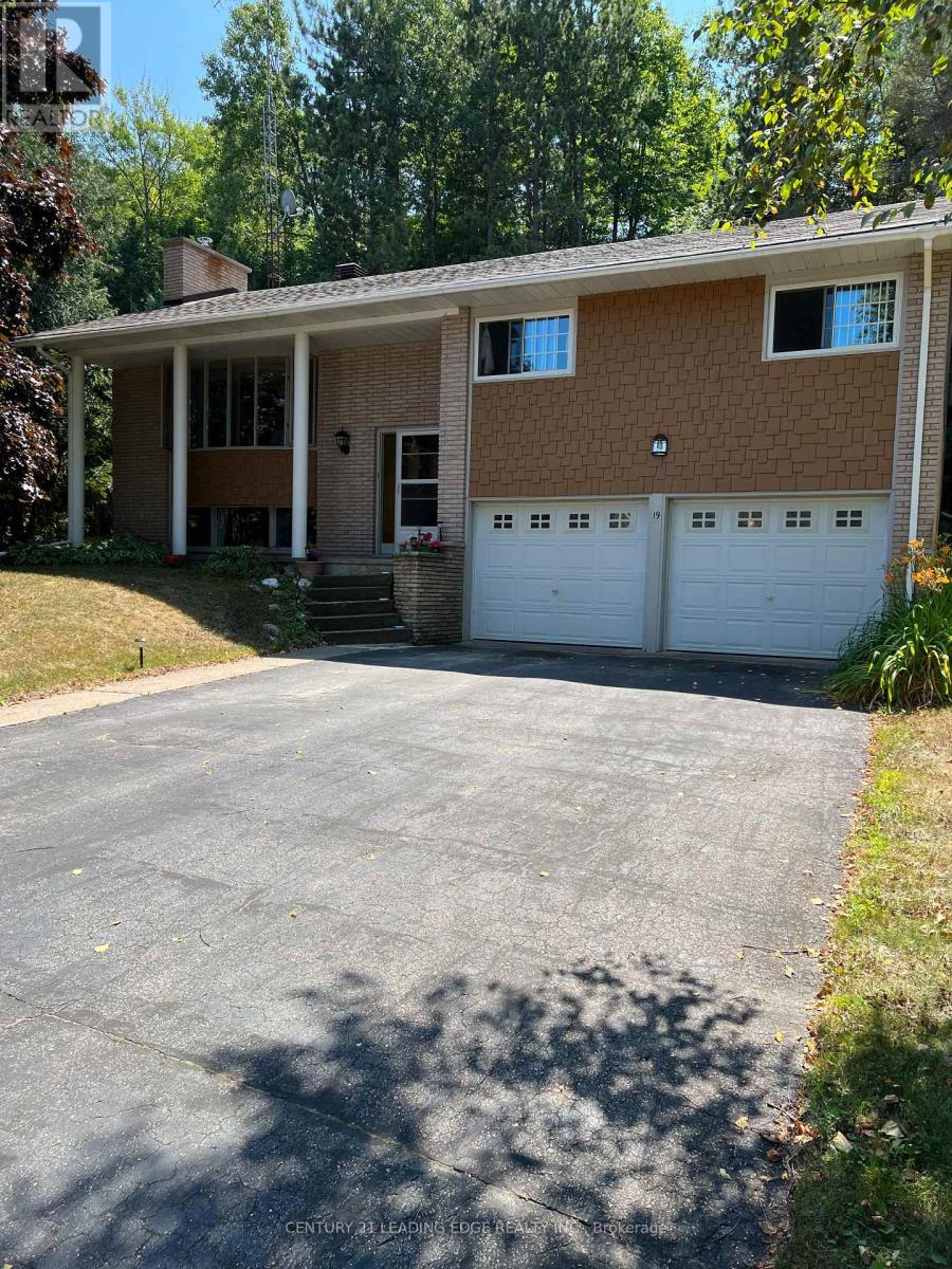 19 Forest Hill Rd, Bancroft, ON K0L 1C0