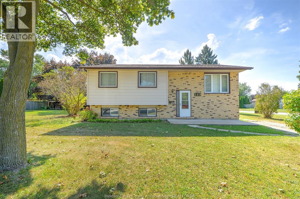 249 Mccurdy, Amherstburg, ON N9V 3K5