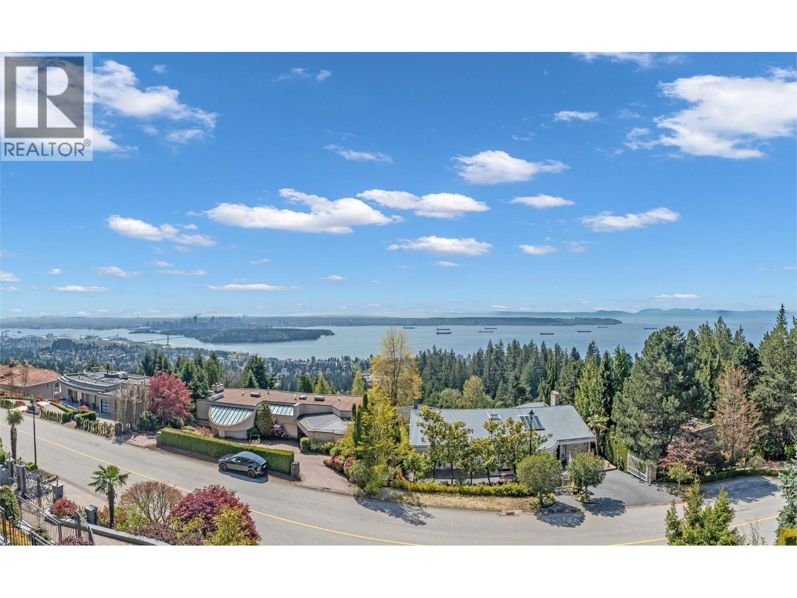 1439 Chippendale Rd, West Vancouver, BC V7S 2N7