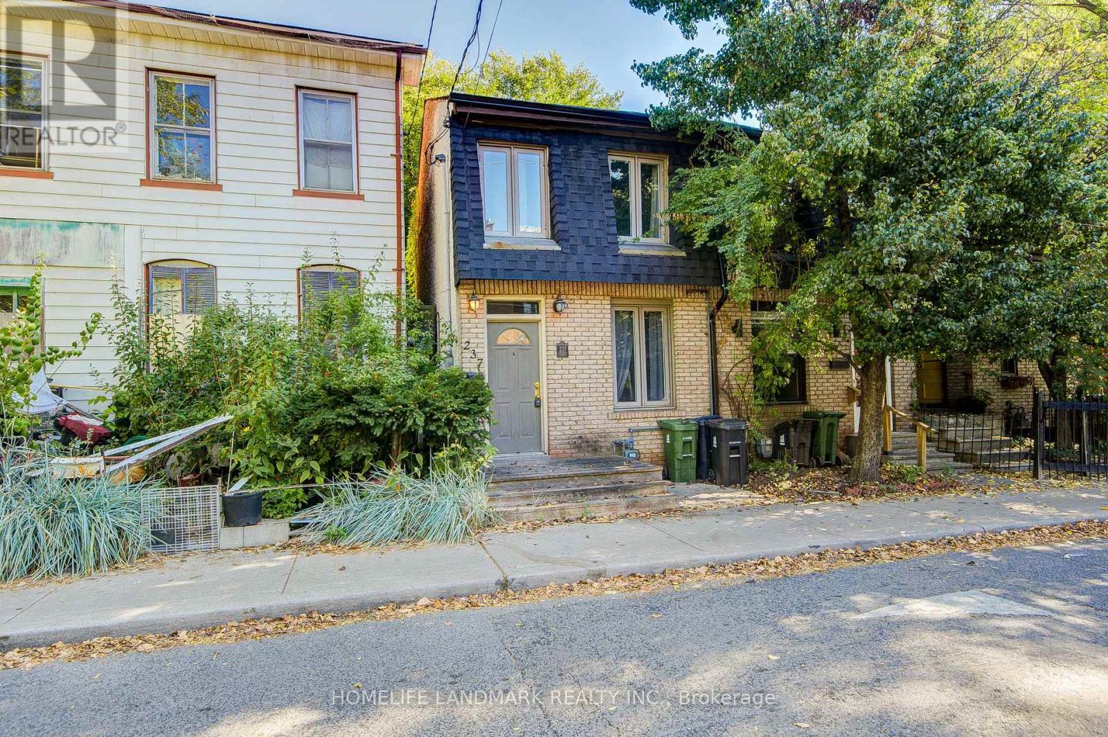 237 Ontario St, Toronto, ON M5A 2V6