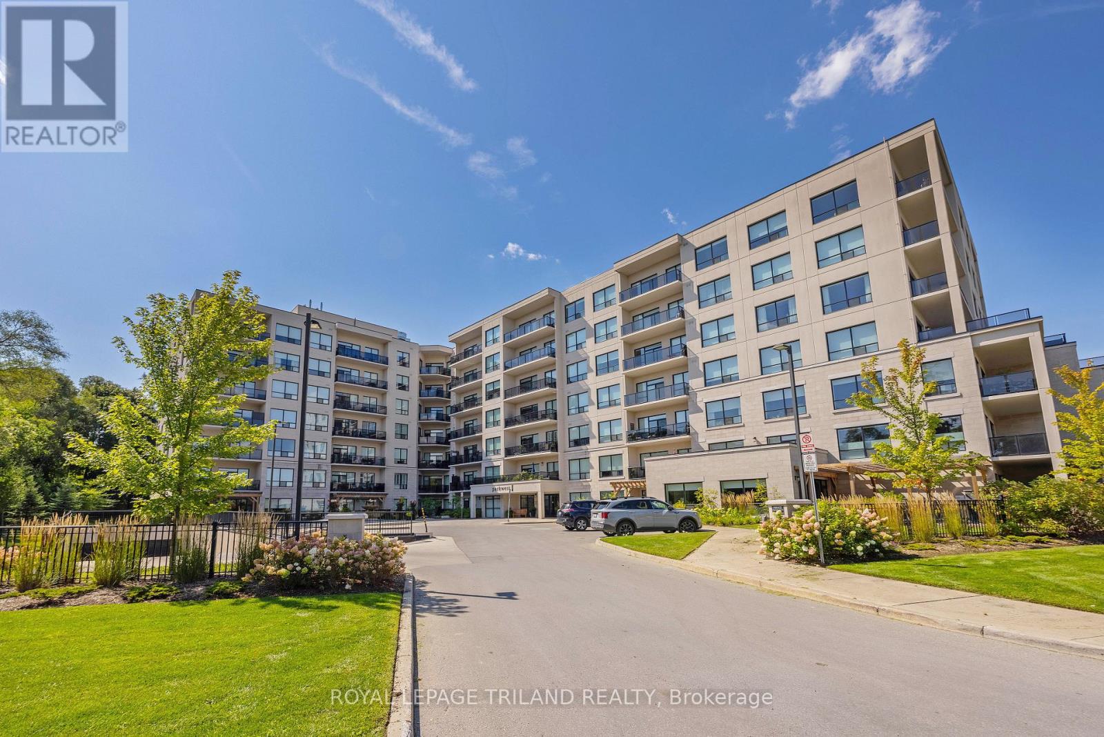 504 1200 Commissioners Rd W, London, ON N6K 1C7