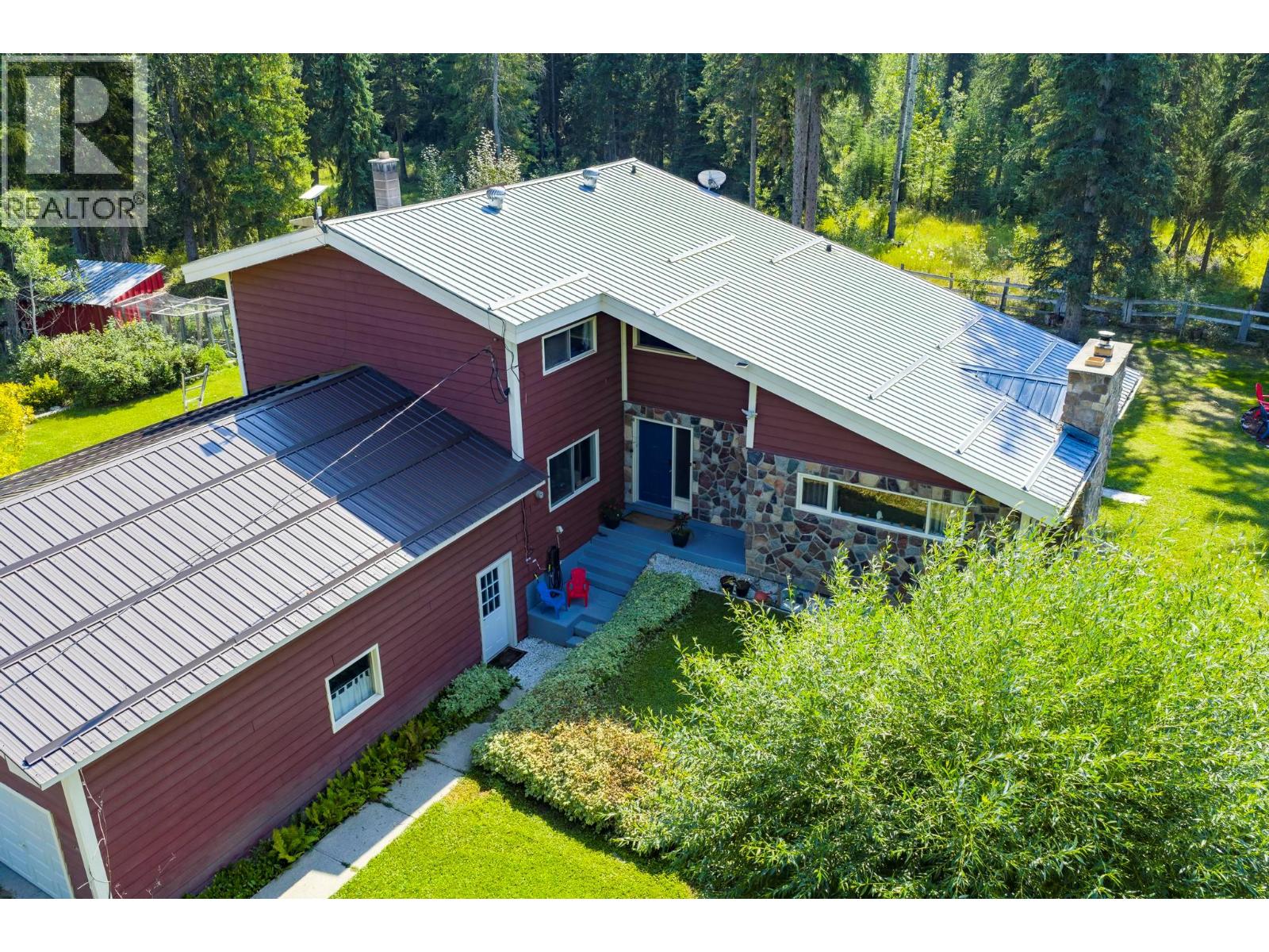 1732 Oberg Johnson Rd, Golden, BC V0A 1H1